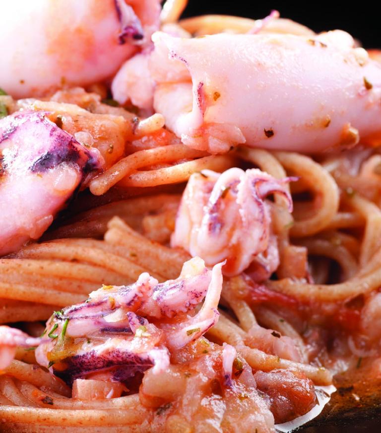 Calamari with wholegrain spaghetti