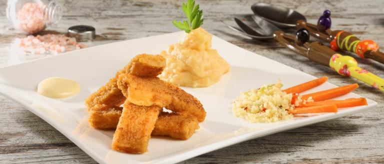 Fish sticks with potato and carrot puree 